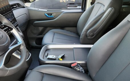 Hyundai Staria, 2024 год, 5 850 000 рублей, 8 фотография