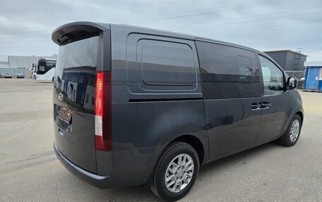 Hyundai Staria, 2024 год, 5 850 000 рублей, 4 фотография