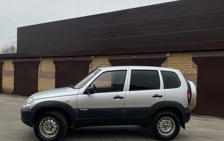 Chevrolet Niva I рестайлинг, 2010 год, 575 000 рублей, 4 фотография
