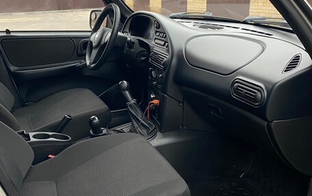 Chevrolet Niva I рестайлинг, 2010 год, 575 000 рублей, 8 фотография