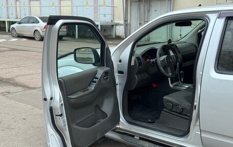 Nissan Navara (Frontier), 2010 год, 1 120 000 рублей, 15 фотография