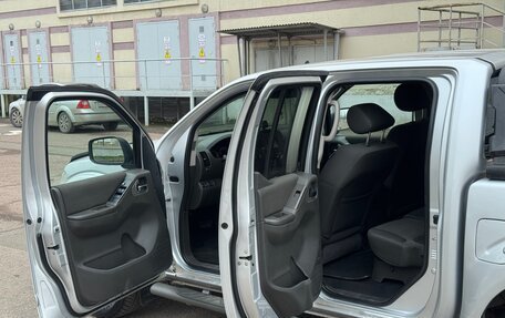 Nissan Navara (Frontier), 2010 год, 1 120 000 рублей, 16 фотография