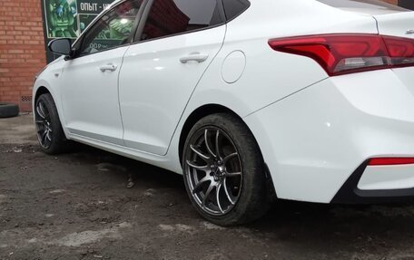 Hyundai Solaris II рестайлинг, 2018 год, 1 250 000 рублей, 10 фотография