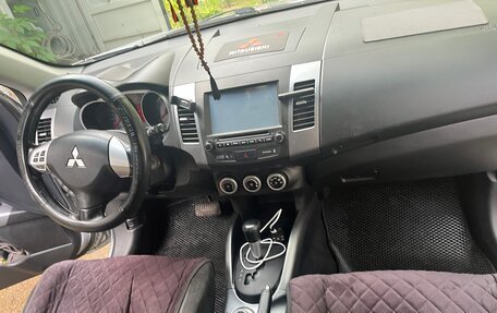 Mitsubishi Outlander III рестайлинг 3, 2007 год, 850 000 рублей, 7 фотография