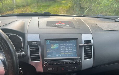 Mitsubishi Outlander III рестайлинг 3, 2007 год, 850 000 рублей, 11 фотография