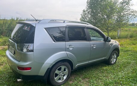 Mitsubishi Outlander III рестайлинг 3, 2007 год, 850 000 рублей, 14 фотография