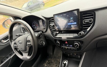 Hyundai Solaris II рестайлинг, 2021 год, 1 500 000 рублей, 2 фотография