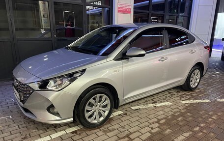 Hyundai Solaris II рестайлинг, 2021 год, 1 500 000 рублей, 4 фотография