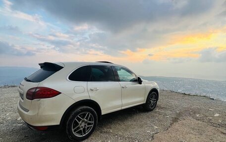 Porsche Cayenne III, 2011 год, 2 800 000 рублей, 2 фотография