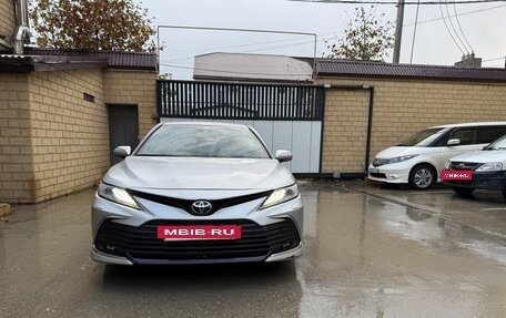 Toyota Camry, 2021 год, 3 500 000 рублей, 2 фотография