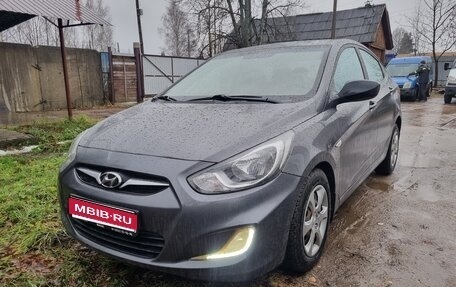 Hyundai Solaris II рестайлинг, 2013 год, 785 000 рублей, 1 фотография