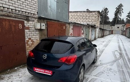 Opel Astra J, 2011 год, 650 000 рублей, 4 фотография