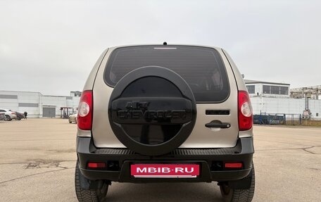 Chevrolet Niva I рестайлинг, 2010 год, 445 000 рублей, 3 фотография