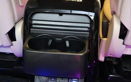 Mercedes-Benz V-Класс, 2020 год, 9 000 000 рублей, 26 фотография