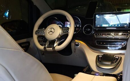 Mercedes-Benz V-Класс, 2020 год, 9 000 000 рублей, 22 фотография