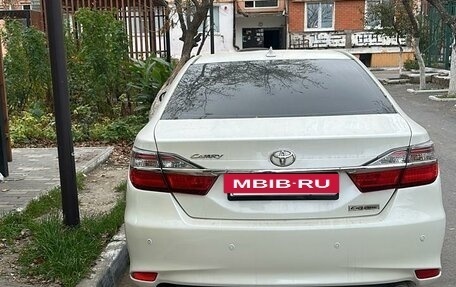 Toyota Camry, 2018 год, 2 400 000 рублей, 4 фотография