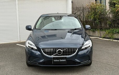 Volvo V40 II рестайлинг, 2020 год, 1 080 000 рублей, 2 фотография