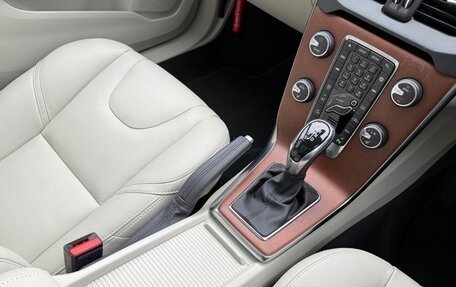 Volvo V40 II рестайлинг, 2020 год, 1 080 000 рублей, 16 фотография