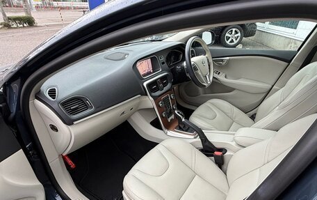 Volvo V40 II рестайлинг, 2020 год, 1 080 000 рублей, 10 фотография