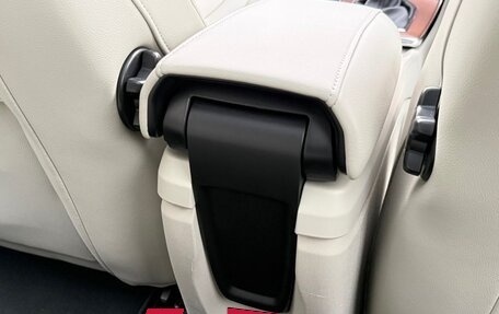 Volvo V40 II рестайлинг, 2020 год, 1 080 000 рублей, 24 фотография