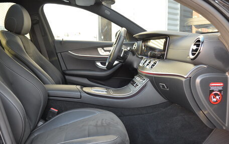 Mercedes-Benz E-Класс, 2022 год, 6 300 000 рублей, 33 фотография