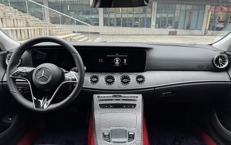 Mercedes-Benz CLS, 2022 год, 6 300 000 рублей, 5 фотография