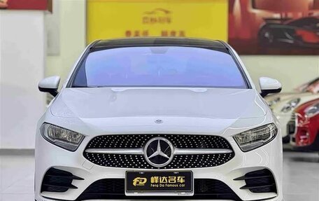 Mercedes-Benz A-Класс, 2022 год, 2 200 000 рублей, 2 фотография