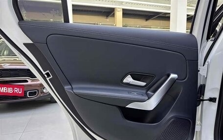 Mercedes-Benz A-Класс, 2022 год, 2 200 000 рублей, 10 фотография