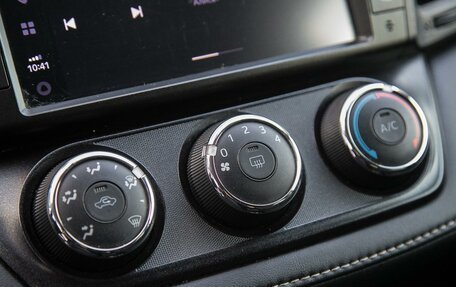 Toyota RAV4, 2016 год, 2 285 000 рублей, 18 фотография