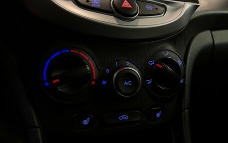 Hyundai Solaris II рестайлинг, 2014 год, 800 000 рублей, 12 фотография