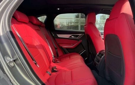 Jaguar F-Pace, 2023 год, 9 фотография