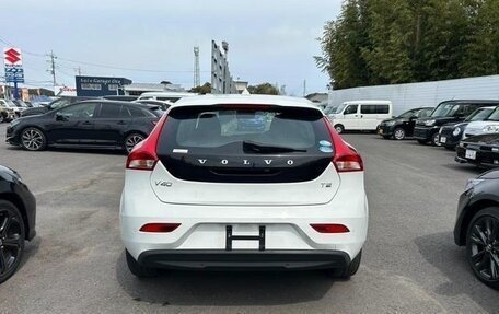 Volvo V40 II рестайлинг, 2018 год, 1 180 000 рублей, 5 фотография