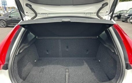 Volvo V40 II рестайлинг, 2018 год, 1 180 000 рублей, 8 фотография