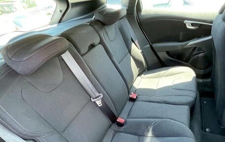 Volvo V40 II рестайлинг, 2018 год, 1 180 000 рублей, 9 фотография