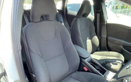 Volvo V40 II рестайлинг, 2018 год, 1 180 000 рублей, 17 фотография