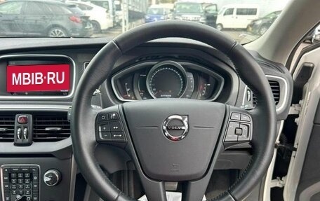 Volvo V40 II рестайлинг, 2018 год, 1 180 000 рублей, 16 фотография