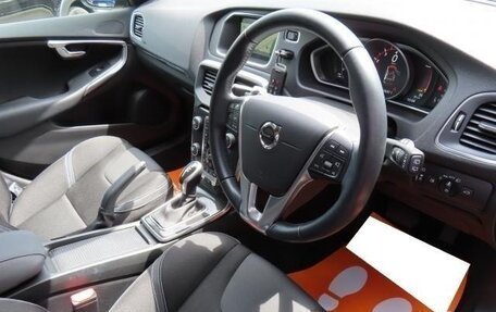 Volvo V40 II рестайлинг, 2016 год, 1 160 000 рублей, 12 фотография