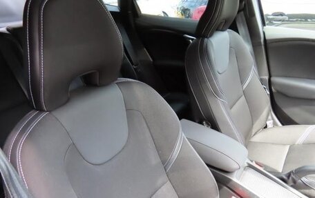 Volvo V40 II рестайлинг, 2016 год, 1 160 000 рублей, 18 фотография