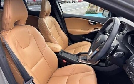 Volvo V40 II рестайлинг, 2019 год, 1 310 000 рублей, 11 фотография