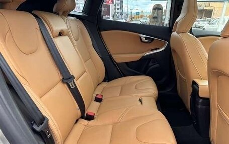 Volvo V40 II рестайлинг, 2019 год, 1 310 000 рублей, 18 фотография