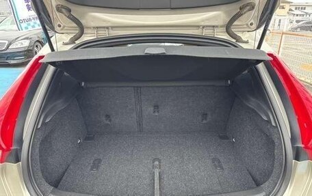 Volvo V40 II рестайлинг, 2019 год, 1 310 000 рублей, 25 фотография