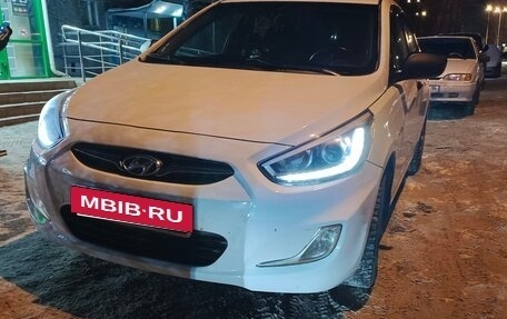 Hyundai Solaris II рестайлинг, 2013 год, 1 000 000 рублей, 3 фотография