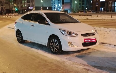 Hyundai Solaris II рестайлинг, 2013 год, 1 000 000 рублей, 5 фотография