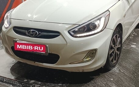 Hyundai Solaris II рестайлинг, 2013 год, 1 000 000 рублей, 2 фотография