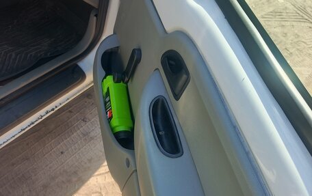 Renault Kangoo II рестайлинг, 2005 год, 230 000 рублей, 23 фотография