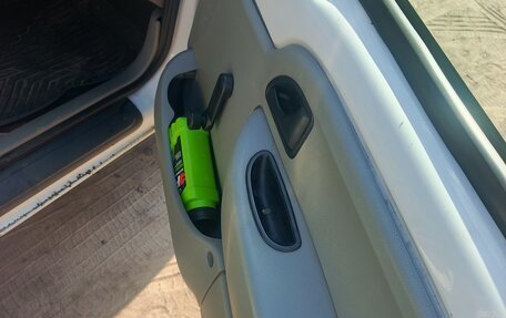 Renault Kangoo II рестайлинг, 2005 год, 230 000 рублей, 24 фотография