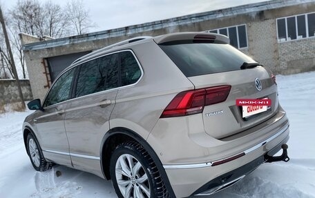 Volkswagen Tiguan II, 2017 год, 2 200 000 рублей, 3 фотография