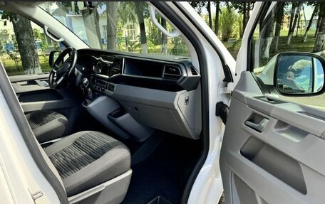 Volkswagen Caravelle T6 рестайлинг, 2020 год, 4 800 000 рублей, 6 фотография