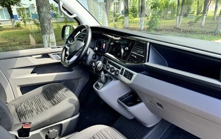 Volkswagen Caravelle T6 рестайлинг, 2020 год, 4 800 000 рублей, 4 фотография