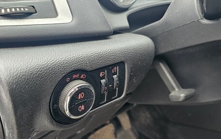 Opel Astra J, 2012 год, 880 000 рублей, 19 фотография